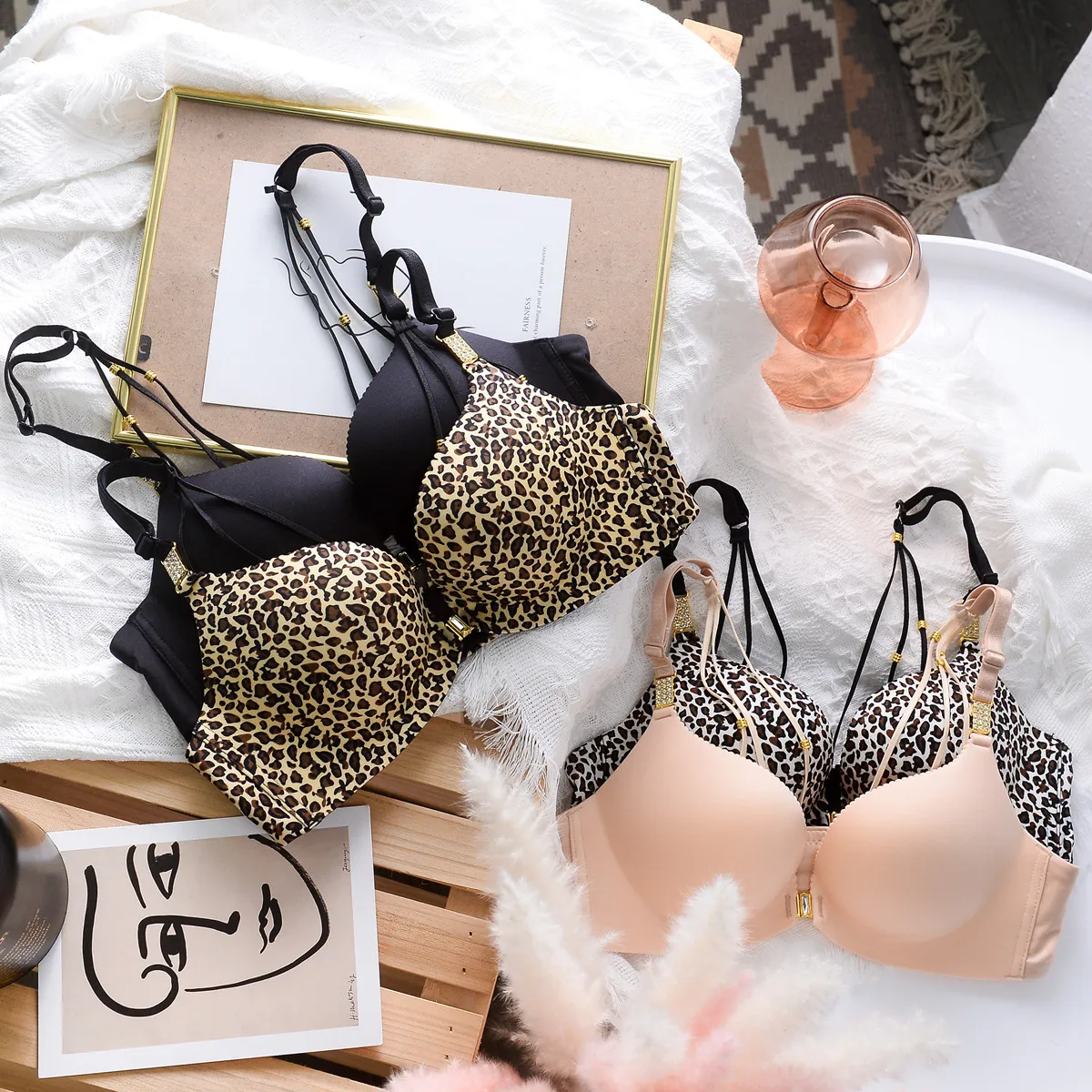 背中スッキリ ハミ肉ゼロ ノンワイヤー A-Cカップ 補正 フロントホック ヒョウ柄 ブラ・ショーツセット