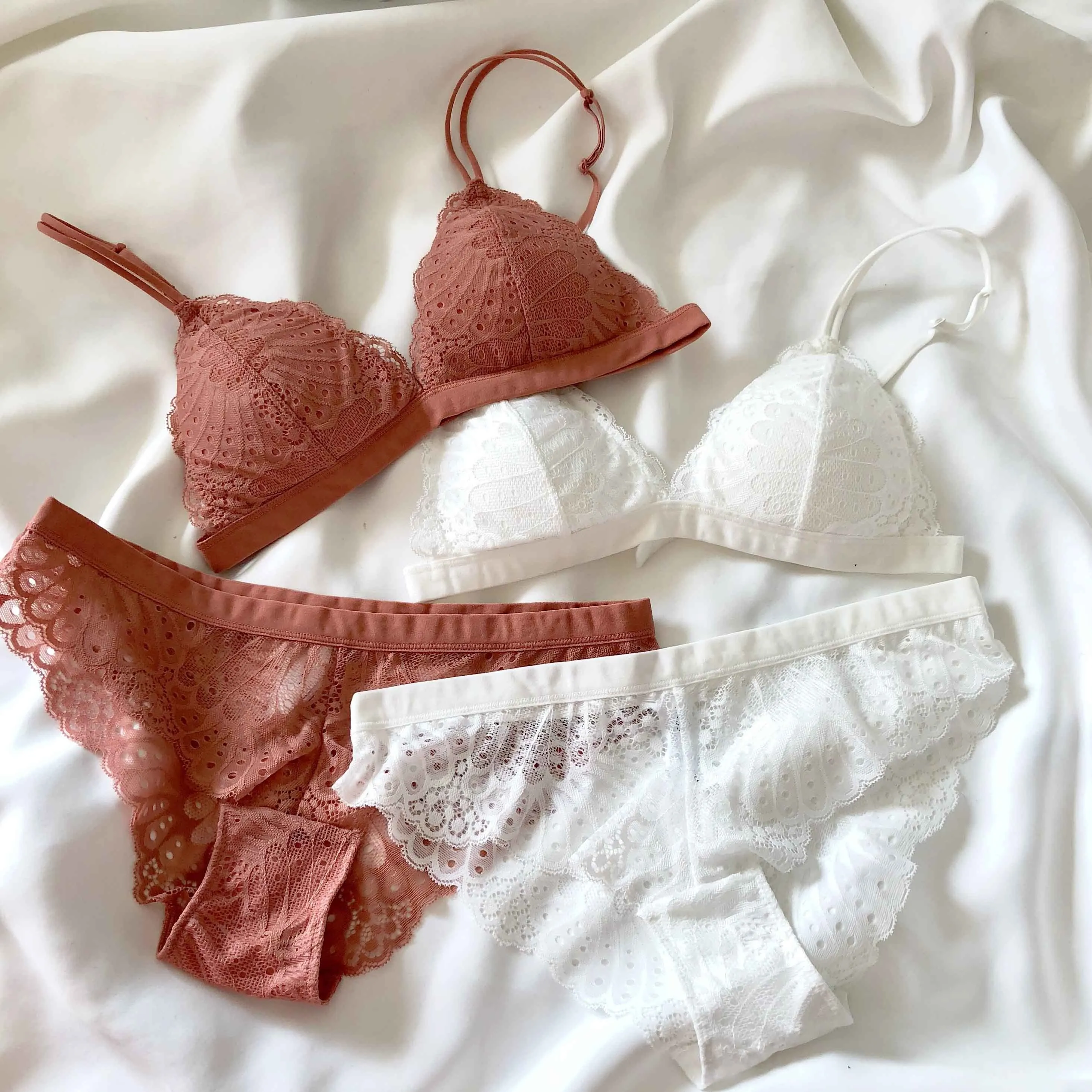 フランス系 レース ノンワイヤー 無地 A-Cカップ トライアングルカップ 薄手 ブラ・ショーツセット