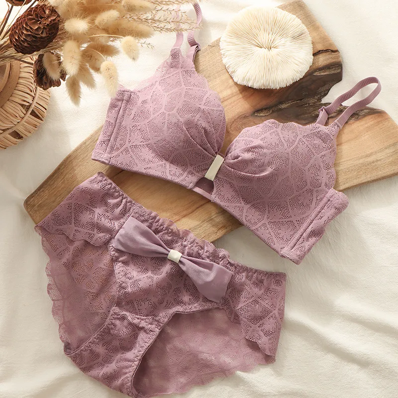 寄せ上げ 盛れる A-Bカップ  可愛い 楽ちん 着け心地 レース ノンワイヤー ブラ・ショーツセット