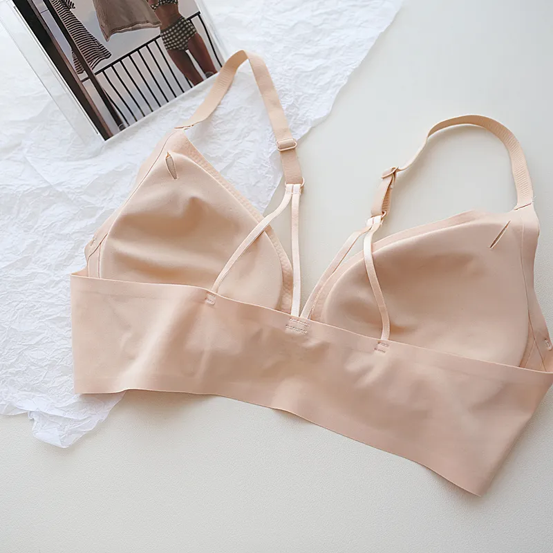 好感度UP 柔らかい フロントホック A-Bカップ 背中魅せ ノンワイヤー シームレス ブラ・ショーツセット