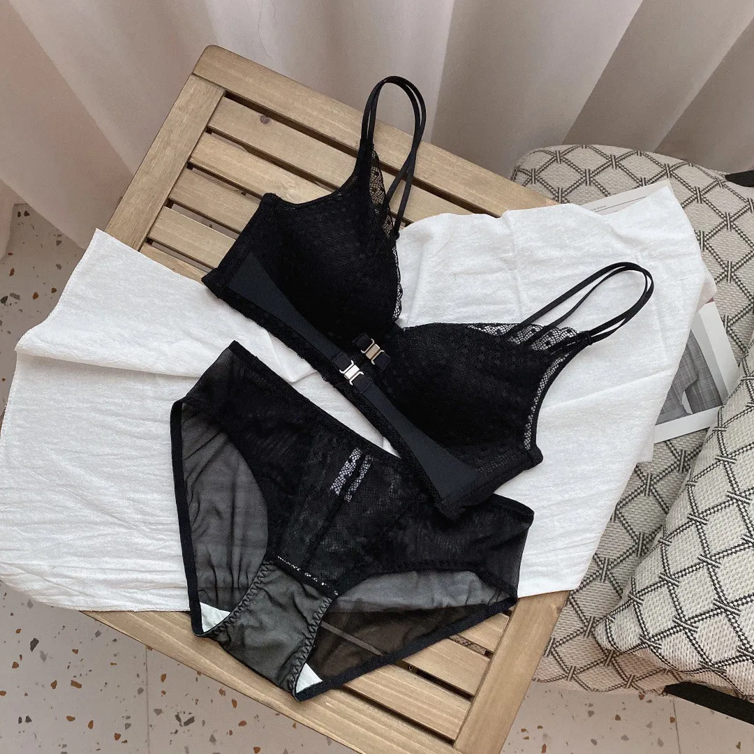 おしゃれ フロントホック ノンワイヤー A-Bカップ ハミ肉ゼロ レース ブラ・ショーツセット