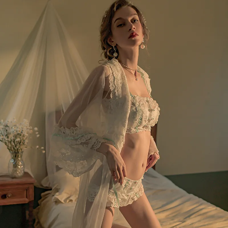 3点セット 上品さたっぷり フロントホック レース 切り替え ノンワイヤー 配色 スウィート ブラ・ショーツセット