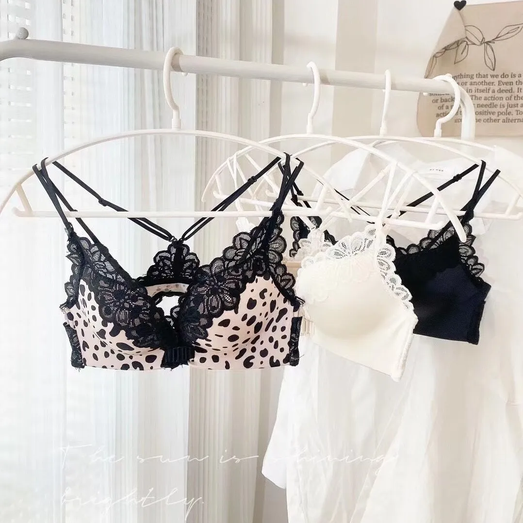 フロントホック 盛れる 貧乳ブラ 中心に寄せ A-Bカップ ノンワイヤー レース 切り替え ブラ・ショーツセット