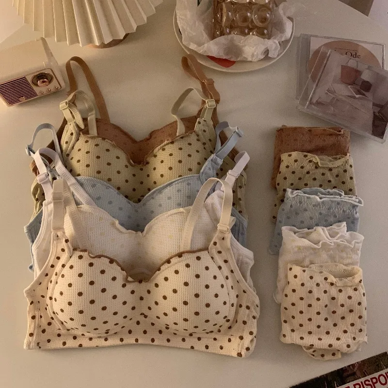 単品販売可能 締め付け感ゼロ 可愛い ドット柄 オシャレ A-Bカップ ノンワイヤー ブラ・ショーツセット