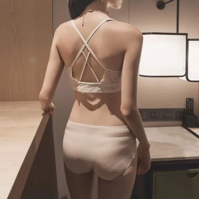 フロントホック レース 盛り谷間 ノンワイヤー B-Cカップ 盛れる 脇高 ブラ・ショーツセット