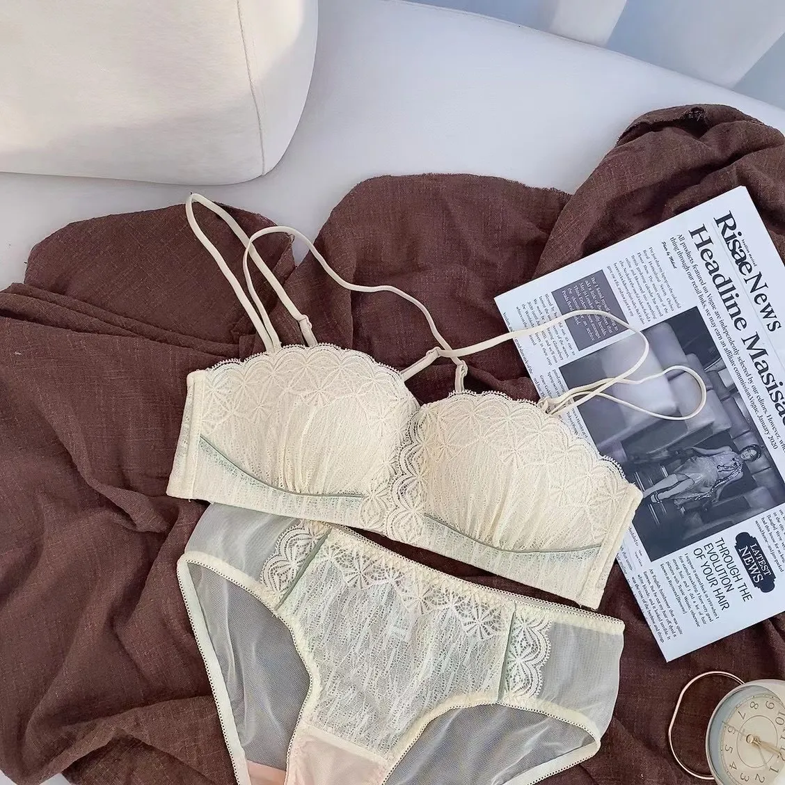 スウィート フロントホック レース A-Bカップ ノンワイヤー 1/2カップ ブラ・ショーツセット