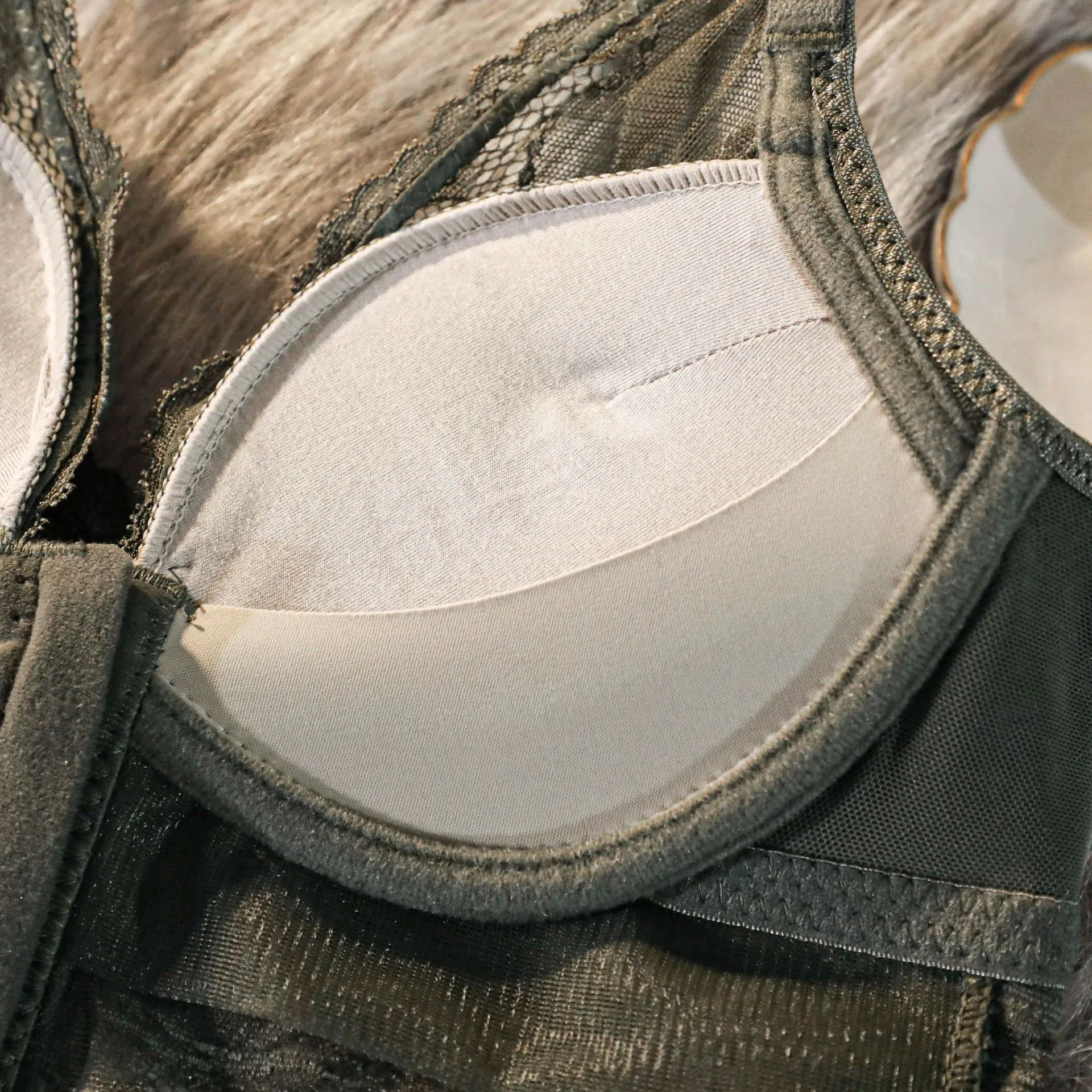 フロントホック 補正 フェミニン レース ノンワイヤー A-Bカップ バストアップ ブラ・ショーツセット