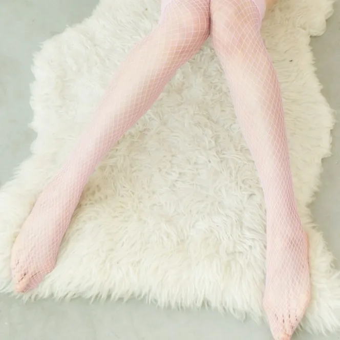 欠かせない 薄め 透かし彫り レース 切り替え 着瘦せ 滑り止め ストッキング