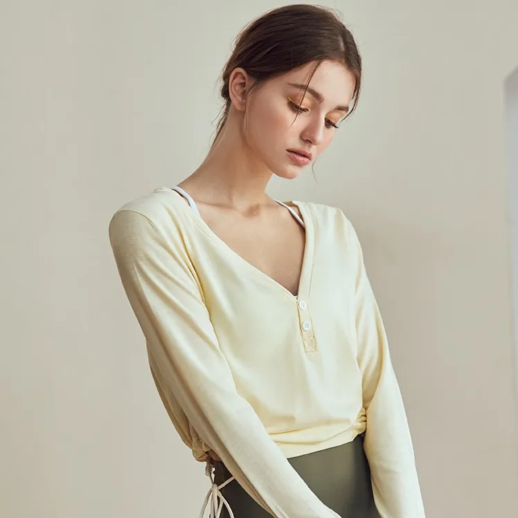 着瘦せ 無地 トレーニング 軽い手持ち感 サポートする 動きやすい ヨガトップス