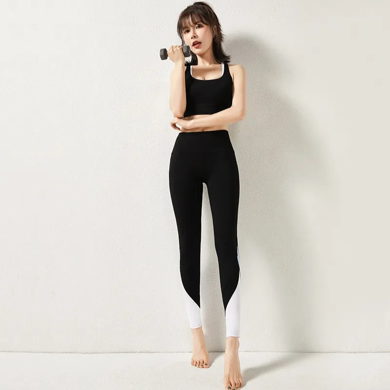 【2点セット】今季マストバイ 配色 ファッション スポーツ 揺れを防いで Uネック ヨガ セット