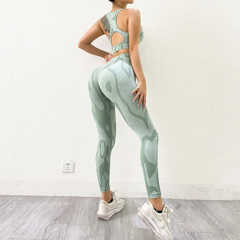 ２点セット フェミニン スポーツ ストライプ柄 プリント ヨガセット