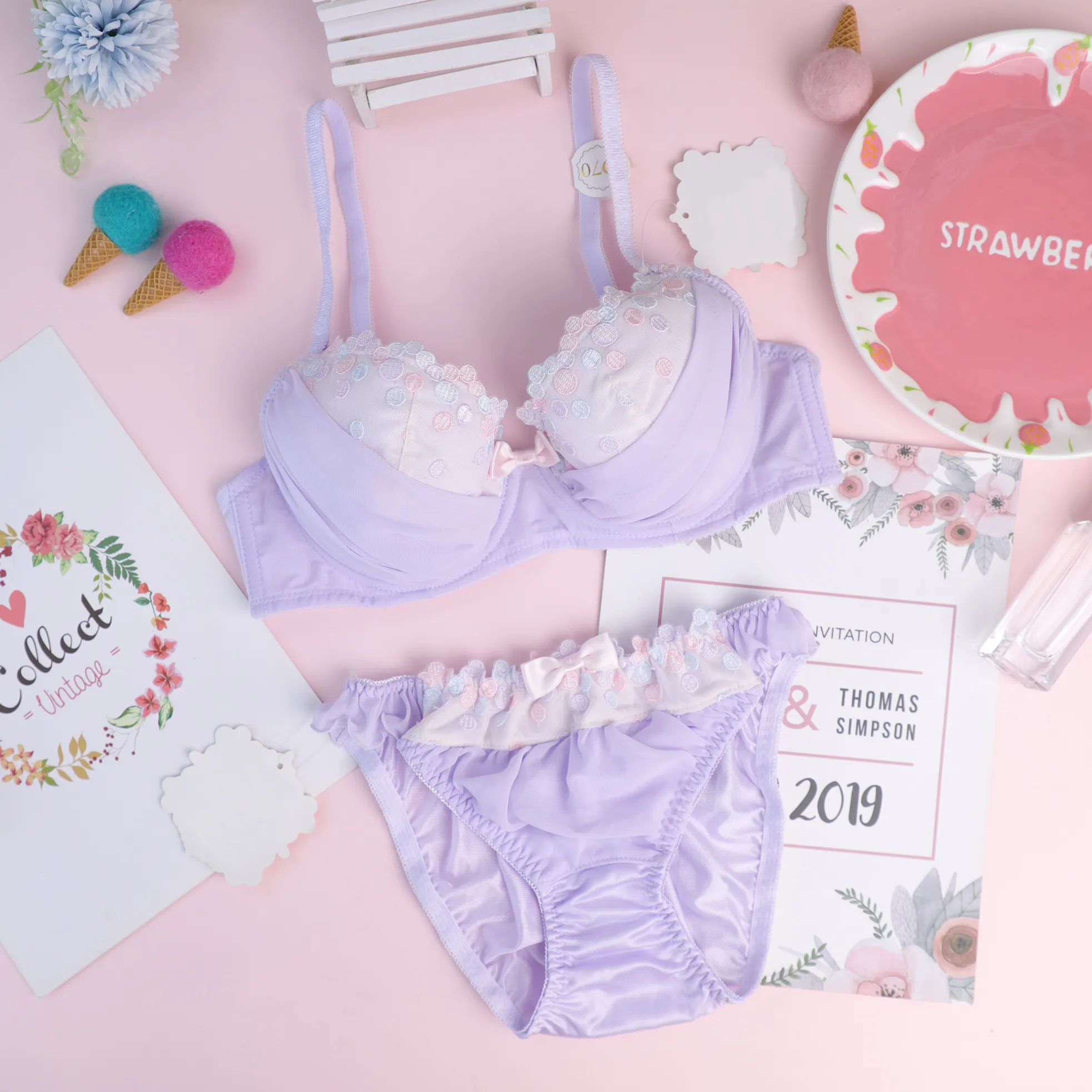 スウィート まん丸バスト 切り替え ワイヤー入り B-Fカップ 刺繡 美胸 ブラ・ショーツセット