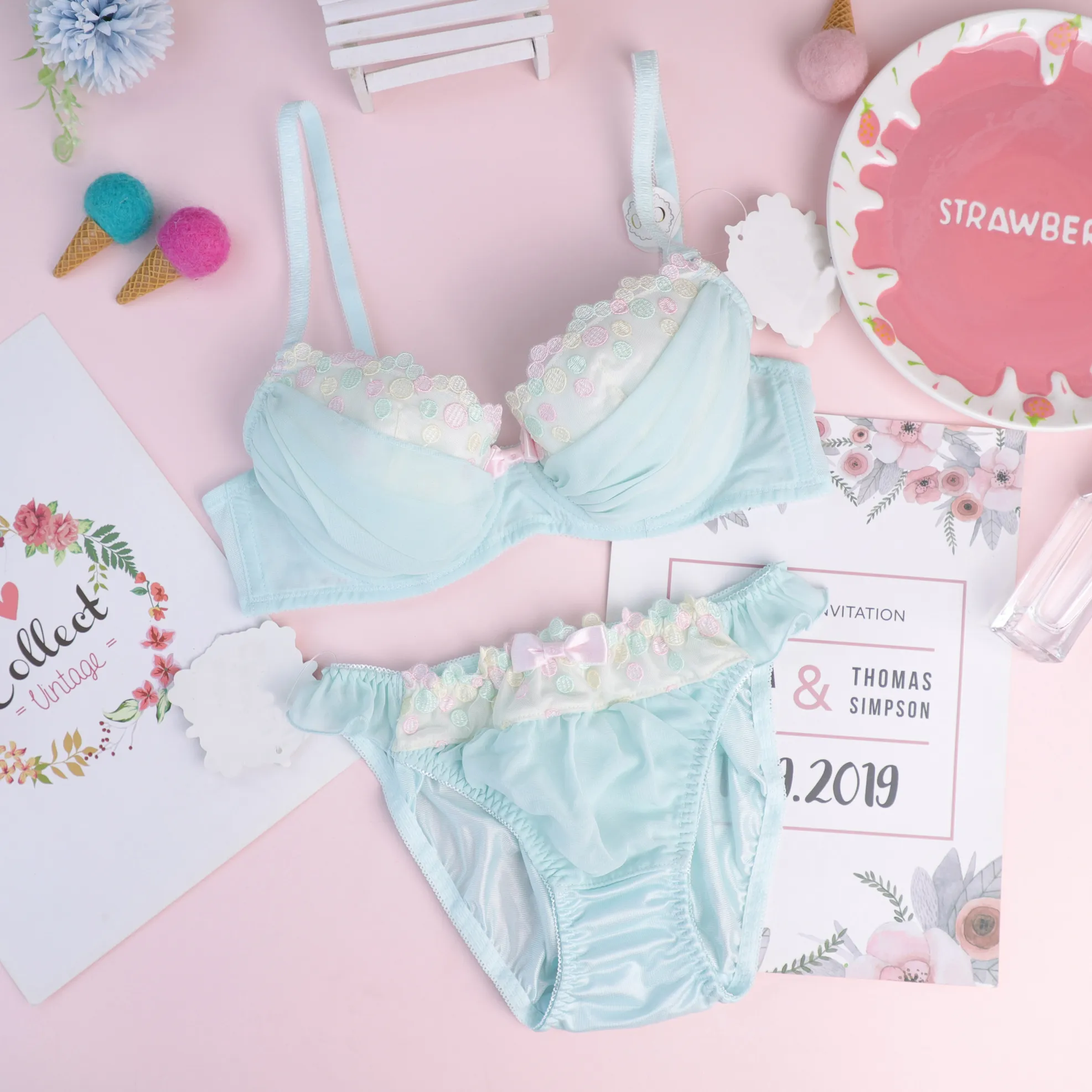 スウィート まん丸バスト 切り替え ワイヤー入り B-Fカップ 刺繡 美胸 ブラ・ショーツセット