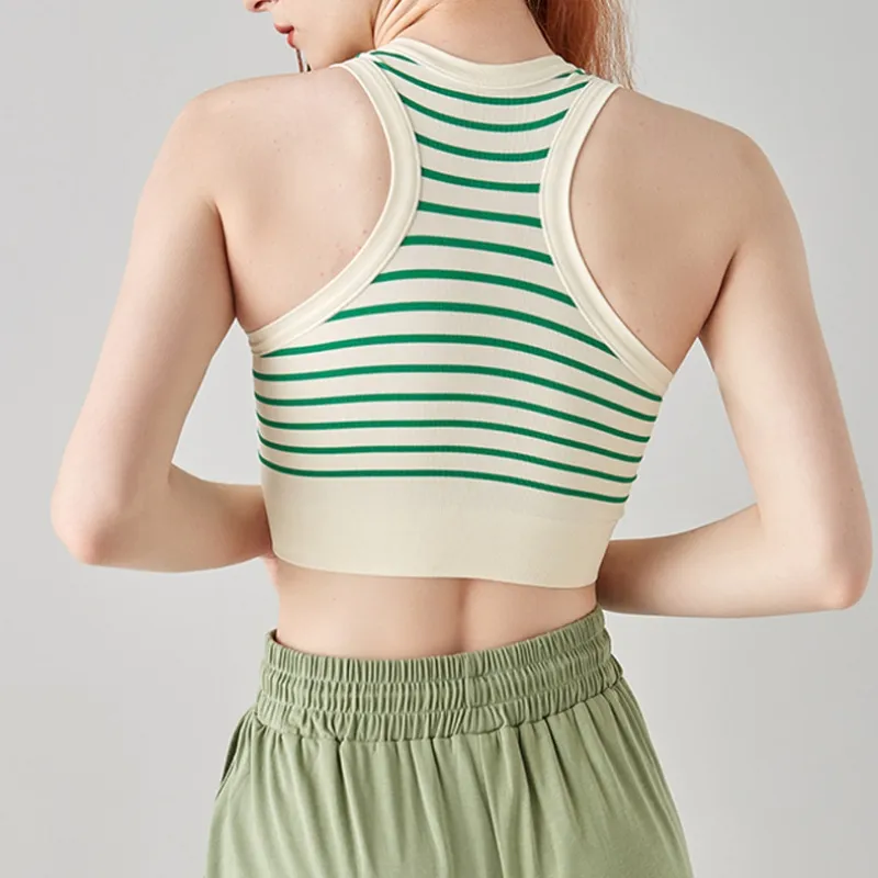 おしゃれ度高め ストライプ柄 吸汗速乾素材 通気性良い スポーツ風 フィット ヨガブラ