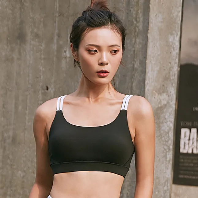 スポーツ風 背中魅せ 透かし彫り 吸汗速乾素材 通気性良い つけ心地 ヨガブラ