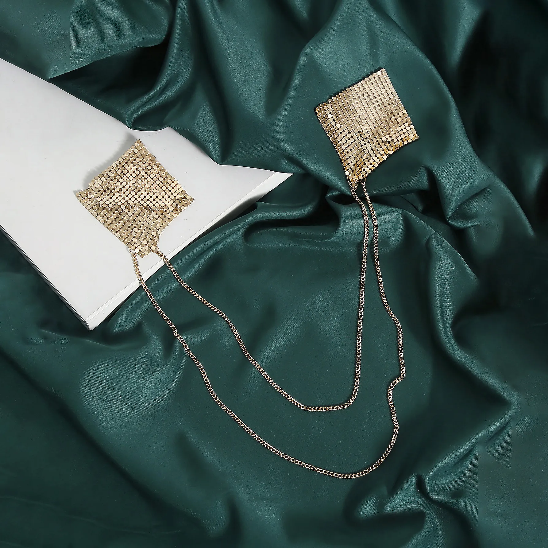 欧米風  スパンコール チェーン セクシー 誘惑 夜の営み お洒落 エロアクセサリー ニップレス