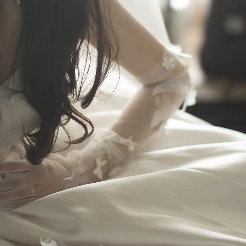 夢幻 蝶々 メッシュ 透け透け 総レース オシャレ ウェディング  手袋