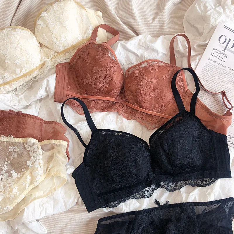 好感度UP メッシュ 刺繡 レース 薄手 ワイヤー入り B-Cカップ 脇スッキリ 盛れる ブラ・ショーツセット