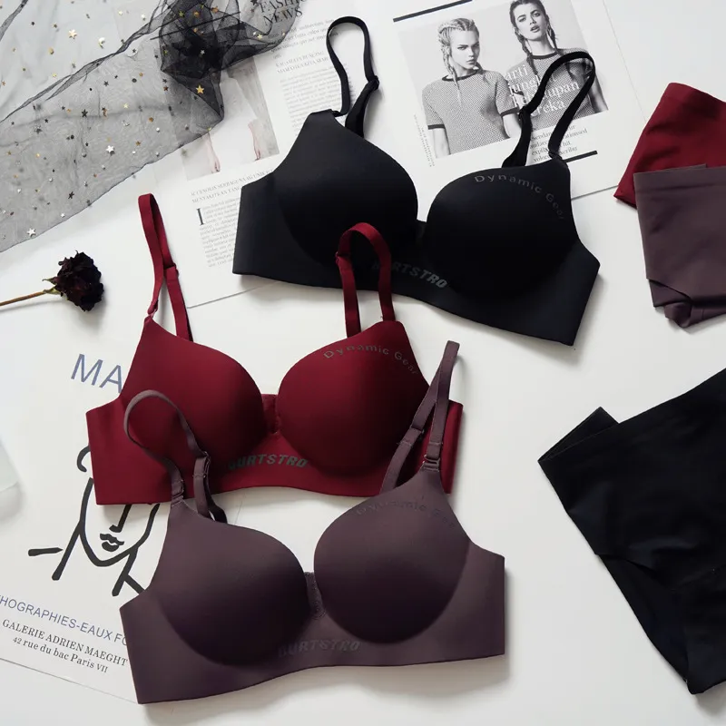 シンプル 盛り谷間 ノンワイヤー A-Bカップ 寄せる 美胸 胸大きく見え シームレス ブラ・ショーツセット