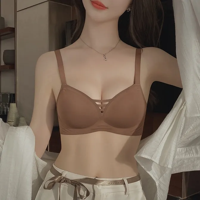 シームレス 全5色 ノンワイヤー A-Bカップ 無地 お揃い効果 透かし彫り ブラ・ショーツセット