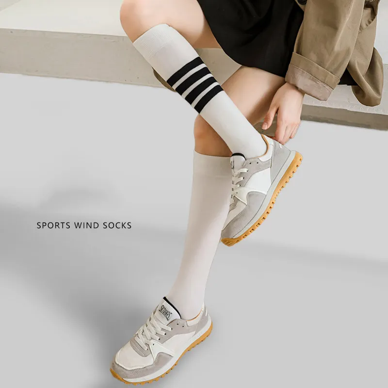 2点セット 着回し力抜群 ボーダー 着痩せ 吸汗通気 お洒落 スポーツ風  靴下