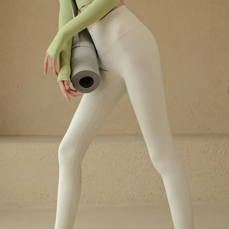 おしゃれ度高め ジム 運動 ランニング 無地 シームレス タイトパンツ 高級感 ヨガパンツ