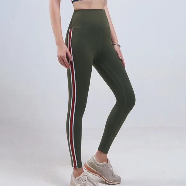 ストライプ柄 切り替え ハイウェスト  配色 デザイン感 スポーツボトムス