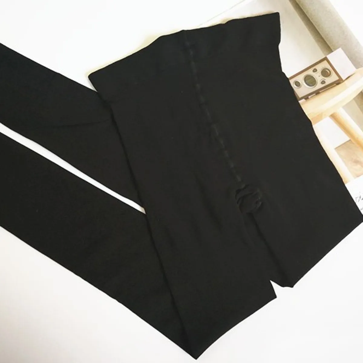 人気新作 伸縮性がある 美脚 美尻 肌着 インナー 無地 透け感 タイツ ストッキング フェイクタイツ