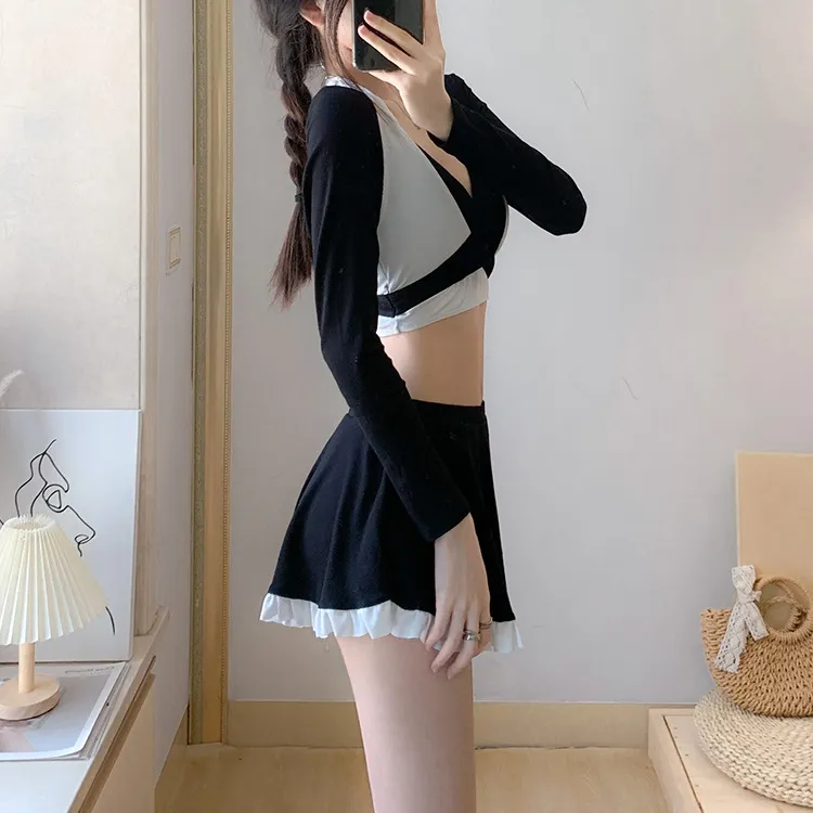 おしゃれ度高め 配色 ボウタイ 寄せ上げ 長袖 日焼け防止 体型カバー ハイウエスト Aライン タンキニ水着