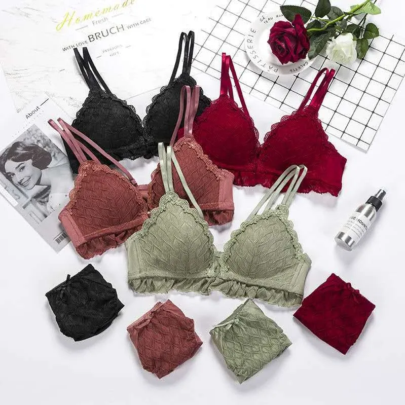 上品さたっぷり フロントホック 胸大きく見え レース 幾何柄 A-Bカップ ノンワイヤー ブラジャー