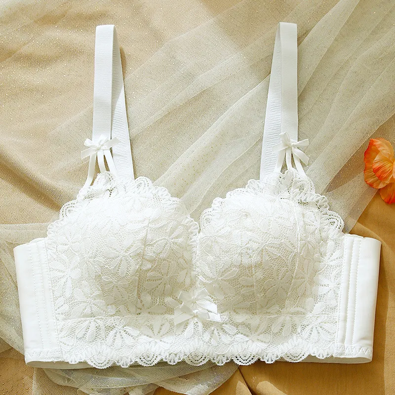 フェミニン 脇高 育乳 可愛い 刺繡 A-Bカップ 盛れる レース ノンワイヤー ブラジャー