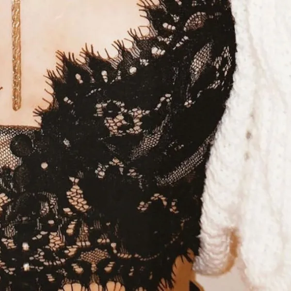 （A-Cカップ）レース  後ろホック ワイヤー入り  ブラジャー