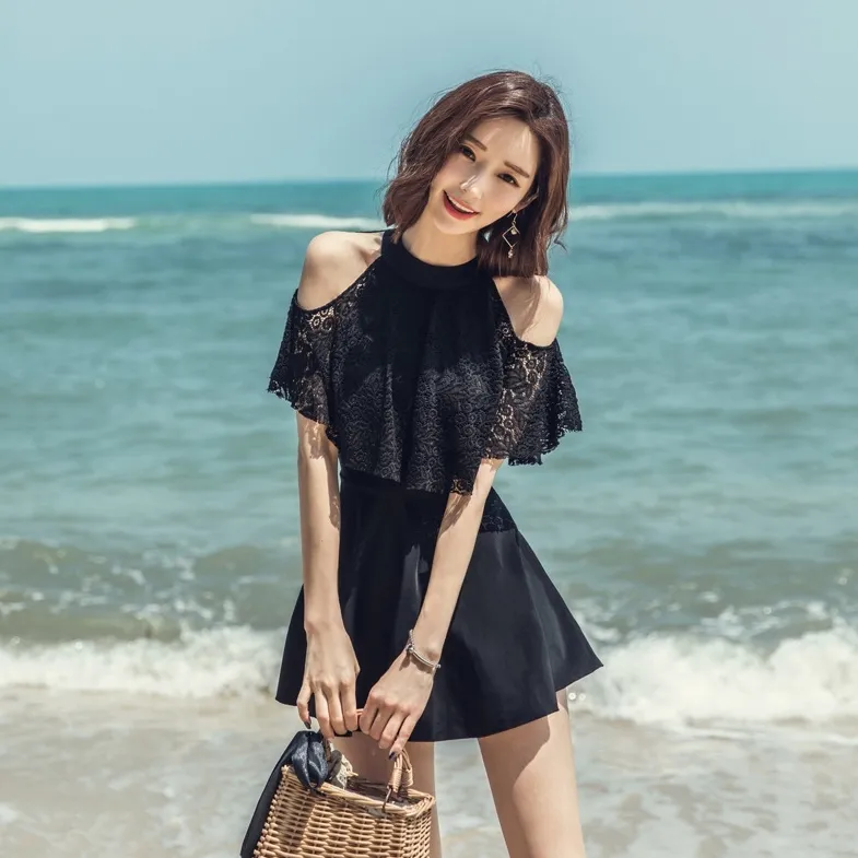 絶対流行 無地 セクシー フェミニン 透かし彫り フリル  切り替え Aライン 体型カバー ブラック ワンピース水着