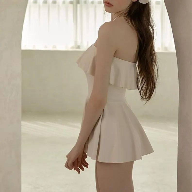 上品なシルエット 温泉 フリル飾り エレガント 体型カバー リゾート ワンピース水着