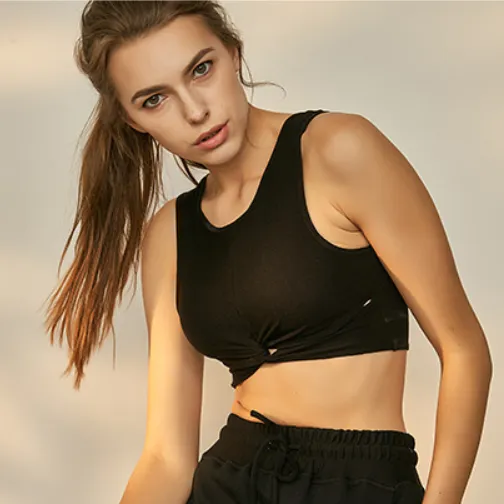 デザイン性抜群 ノンワイヤー クッション性 スポーツブラ