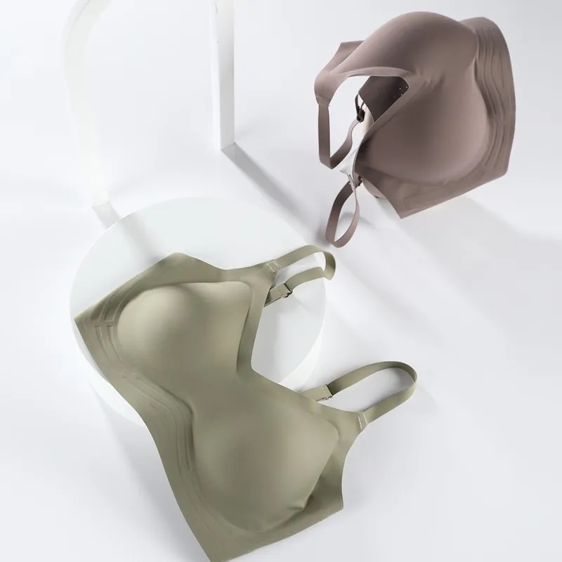 人気高い ヨガ シームレス ノンワイヤー パッドあり 揺れない スポーツブラ