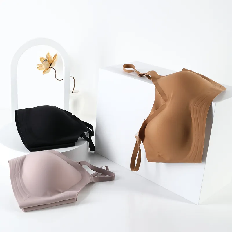 人気高い ヨガ シームレス ノンワイヤー パッドあり 揺れない スポーツブラ