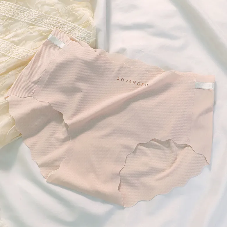 組み合わせ自由 シームレス 通気性良い 無地  美尻 ステルス 全6色 スタンダードショーツ