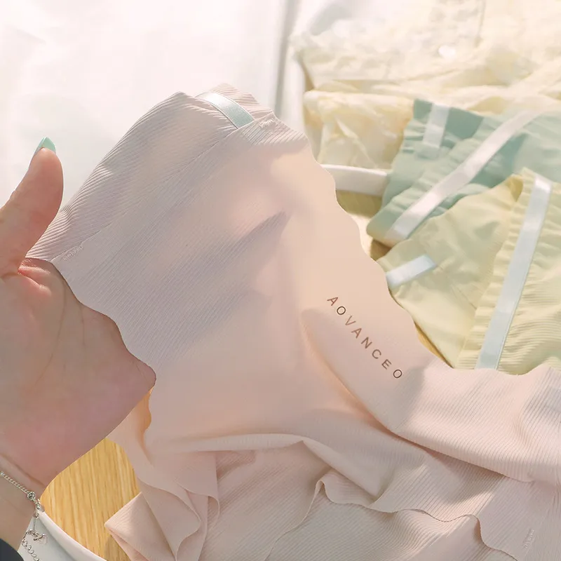 組み合わせ自由 シームレス 通気性良い 無地  美尻 ステルス 全6色 スタンダードショーツ