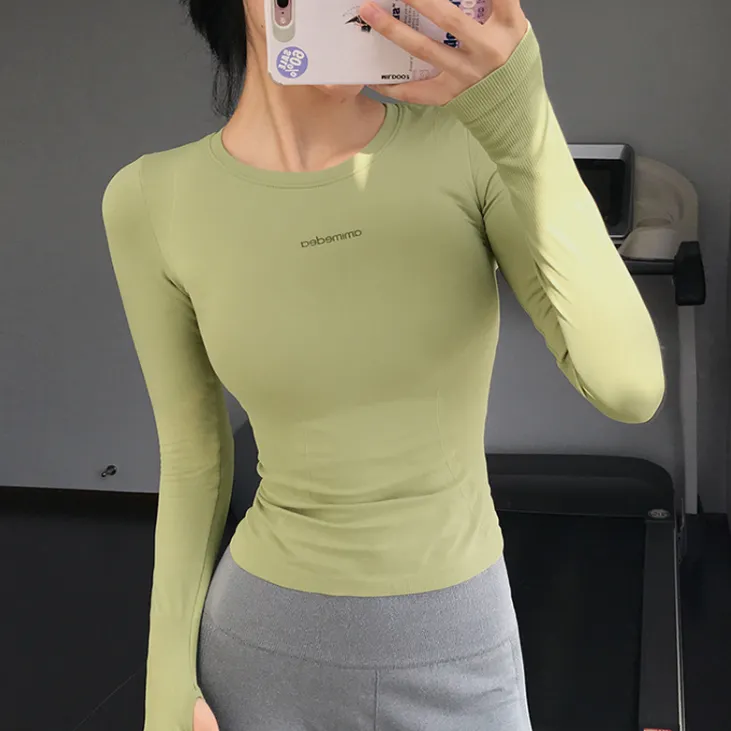 つけ心地 吸汗速乾素材 しっかり 長袖 スポーツ アルファベット 3色展開 ヨガトップス