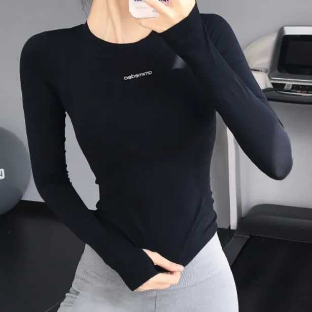 つけ心地 吸汗速乾素材 しっかり 長袖 スポーツ アルファベット 3色展開 ヨガトップス