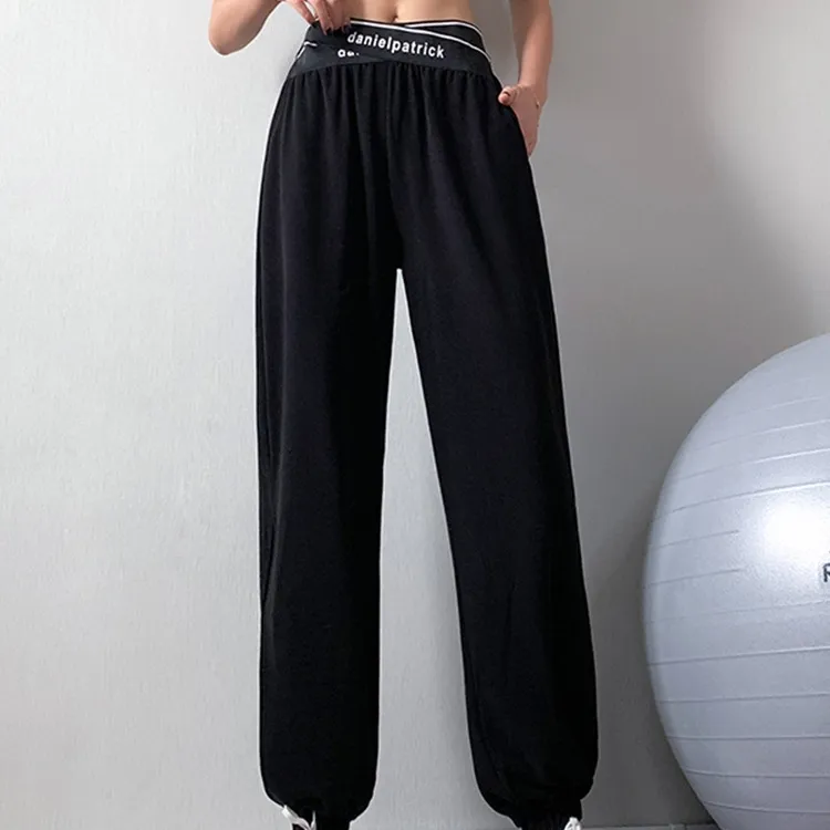 おしゃれ 着回し力抜群 無地 レギュラー丈 透かし彫り ハイウエスト 体型カバー ヨガ パンツ