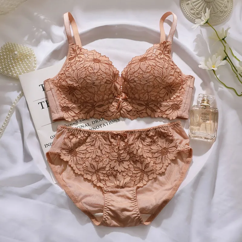 ボリュームUP スウィート レース ノンワイヤー A-Bカップ つけ心地 無地 ブラ・ショーツセット