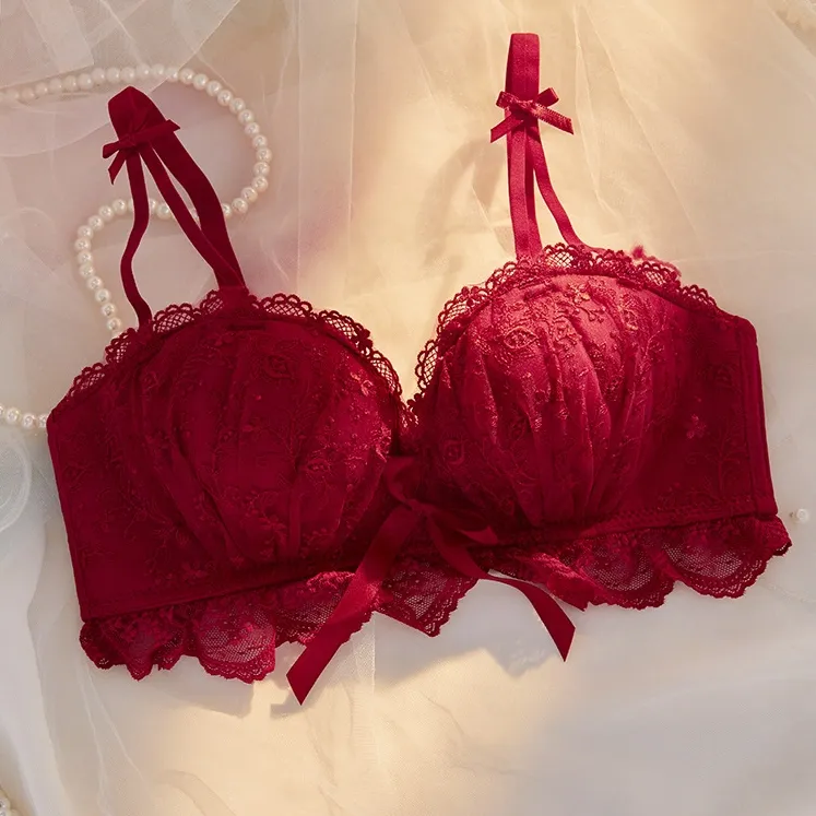 【胸大きく見え】可愛い 刺繡 盛れる A-Bカップ ハミ肉ゼロ ノンワイヤー ブラ・ショーツセット