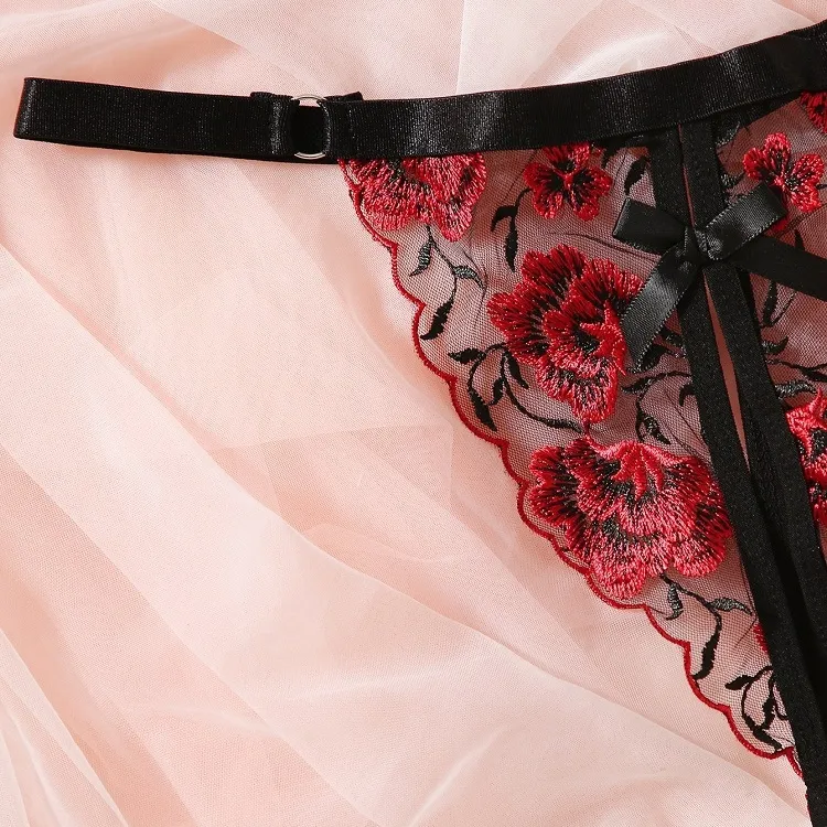 魅力アップ 刺繡 セクシー ノンワイヤー 花柄 美乳 穴開き チャーミング ブラ・ショーツセット