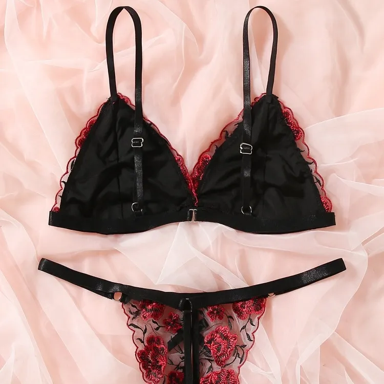 魅力アップ 刺繡 セクシー ノンワイヤー 花柄 美乳 穴開き チャーミング ブラ・ショーツセット