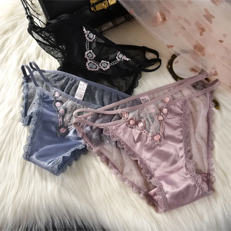 個性的なデザイン おしゃれ度高め 快適な着心地 透かし彫り 柔らかくて優しい印象 スタンダードショーツ