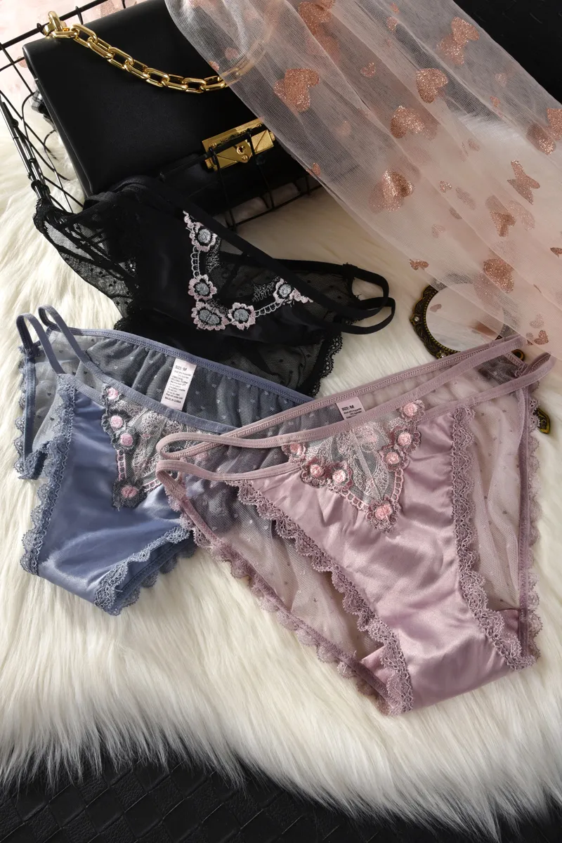 個性的なデザイン おしゃれ度高め 快適な着心地 透かし彫り 柔らかくて優しい印象 スタンダードショーツ