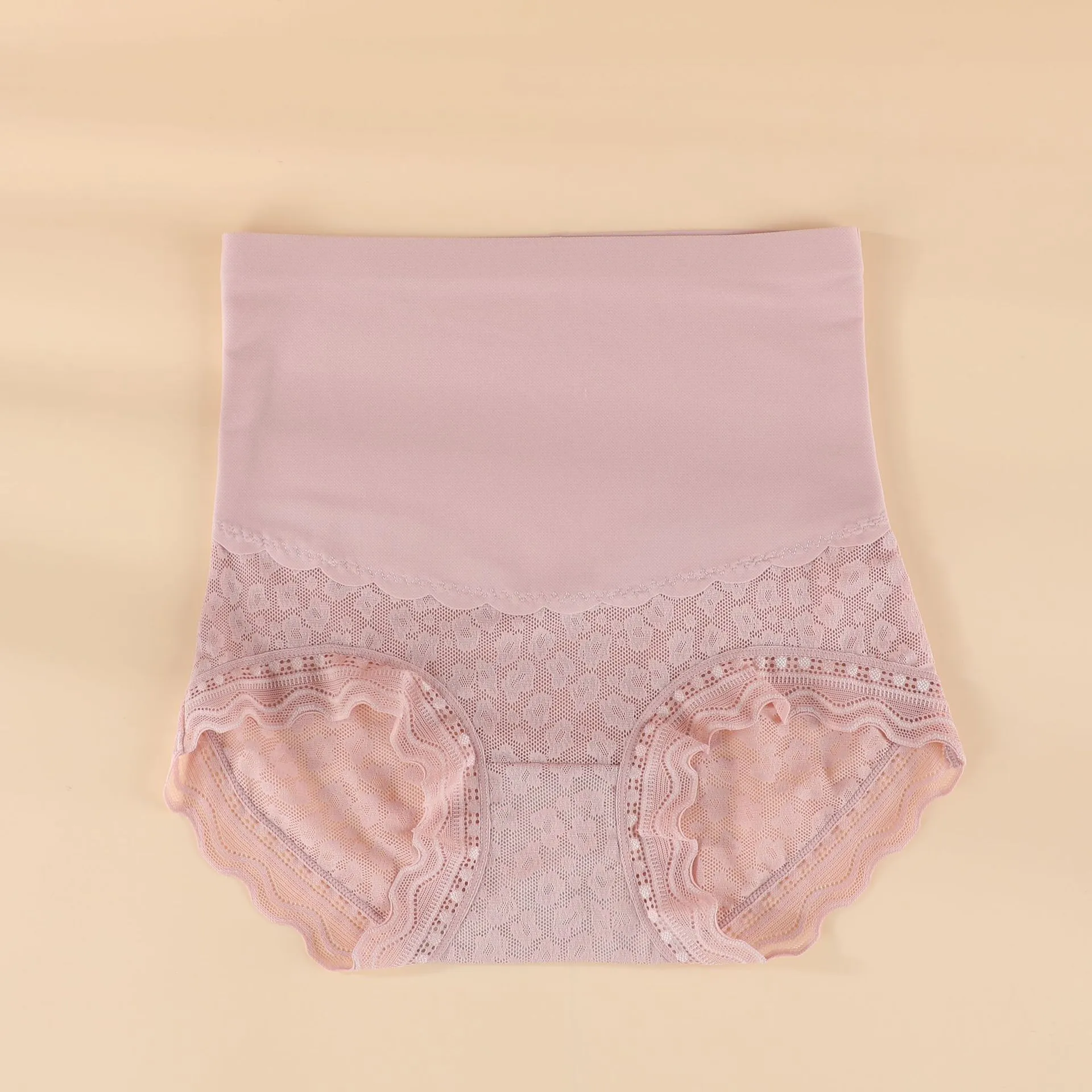 カールせずに締める 薄くて軽く 弾力性を高める 美尻 はっきり 上げ尻 ショーツ